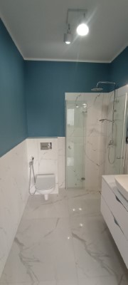 Mała łazienka na piętrze