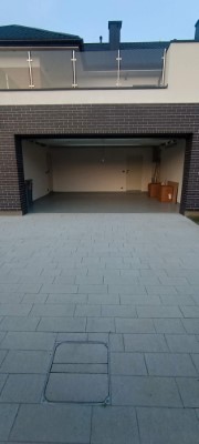 Przód budynku - Widok 3